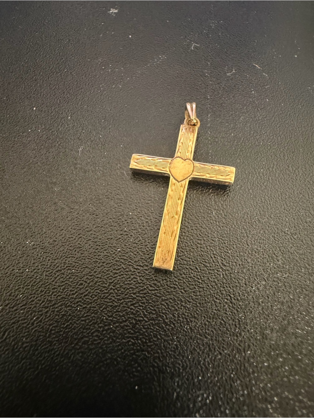10k Gold Cross Pendant / charm w/ heart - Picture 4 of 7